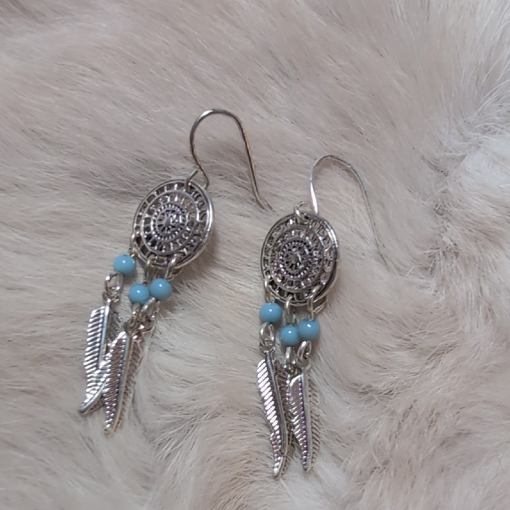 *3/$20 Closet Clearout* EUC Silver and Blue Dreamcatcher Earrings
